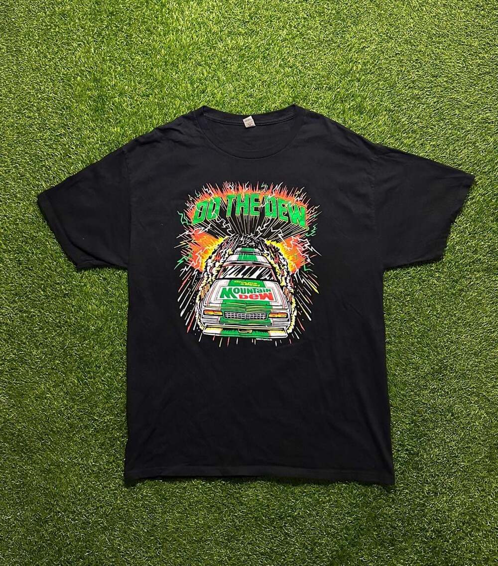 Y2K 2000s Mountain Dew Racing “Do The Dew”Graphic Tee.